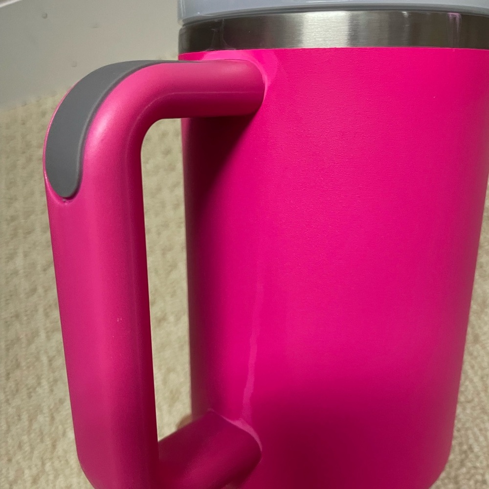 Stanley Cup 40 oz Hot Pink Travel - Picture 3 of 10